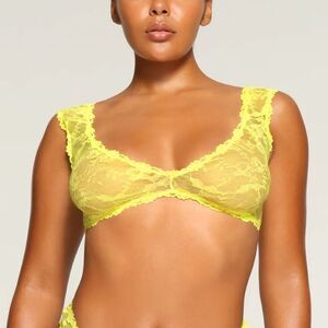 NWT SKIMS Stretch Lace Intimates Plunge Bralette In Yellow Neon Lingerie Bra